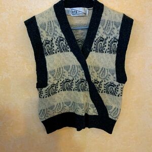 Vintage Women’s Wool Vest Size Medium Made In Hong Kong